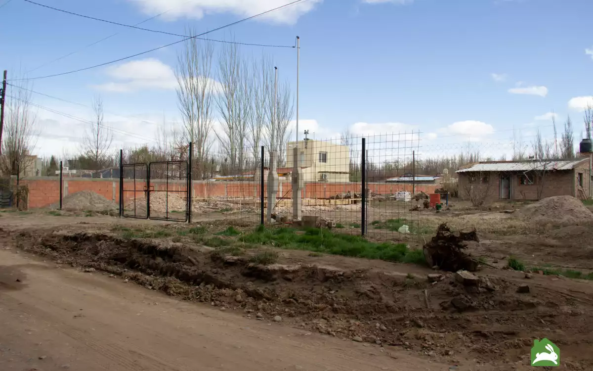 Venta o Permuta Terreno con Casa Frente al ex camping el Rocío imagen 1