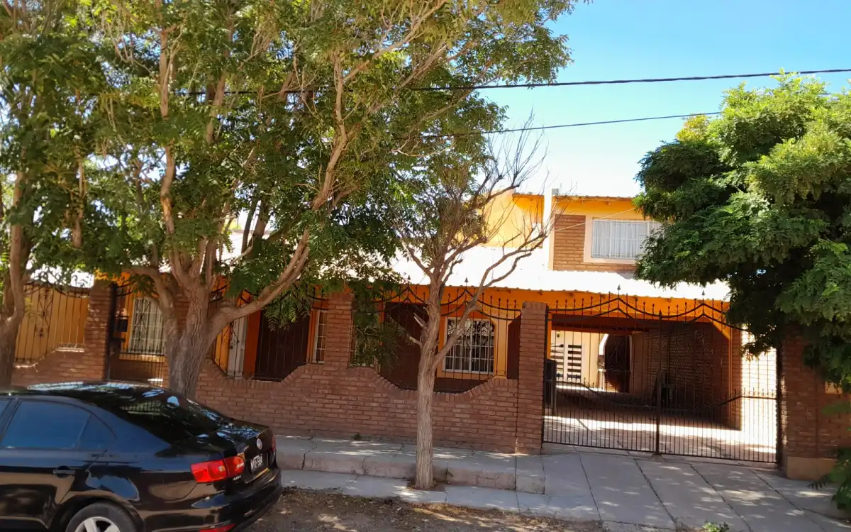 Alquilo Casa 4 Dormitorios 2 Baños Con Pileta imagen 1