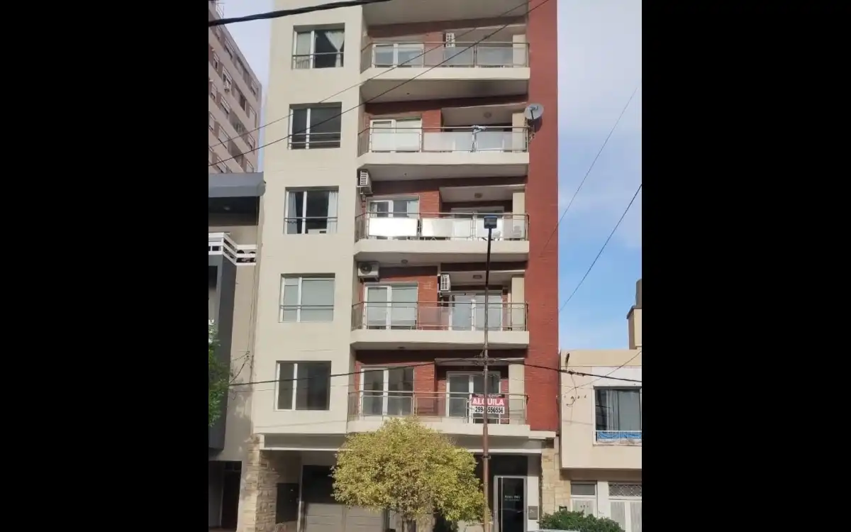 Se Alquila Importante Depto. De 3 Dormitorios Y 2 Baños imagen 1