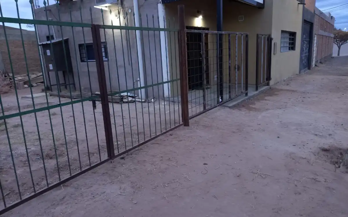 Casa En Una Planta De 1 Dormitorio Totalmente Equipara Para Empresas imagen 1