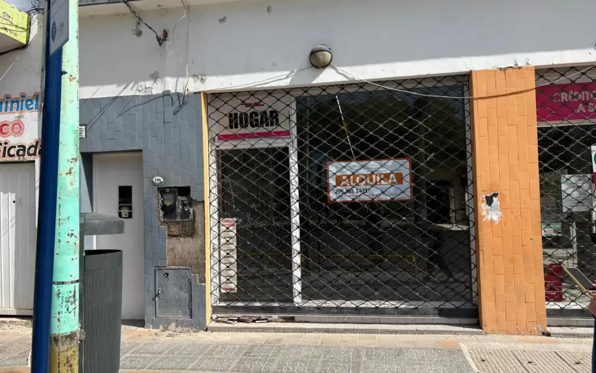 Alquilo Amplio Local Comercial - Centro De Neuquén imagen 2