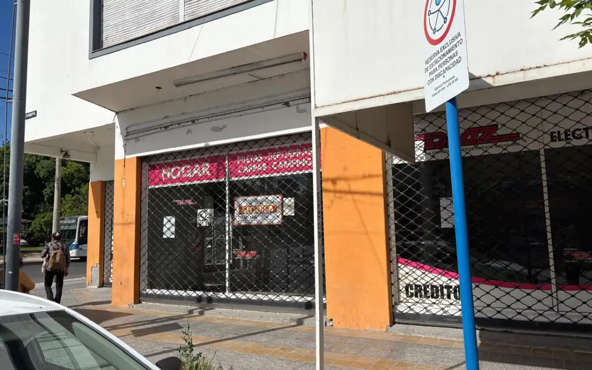Alquilo Amplio Local Comercial - Centro De Neuquén imagen 3
