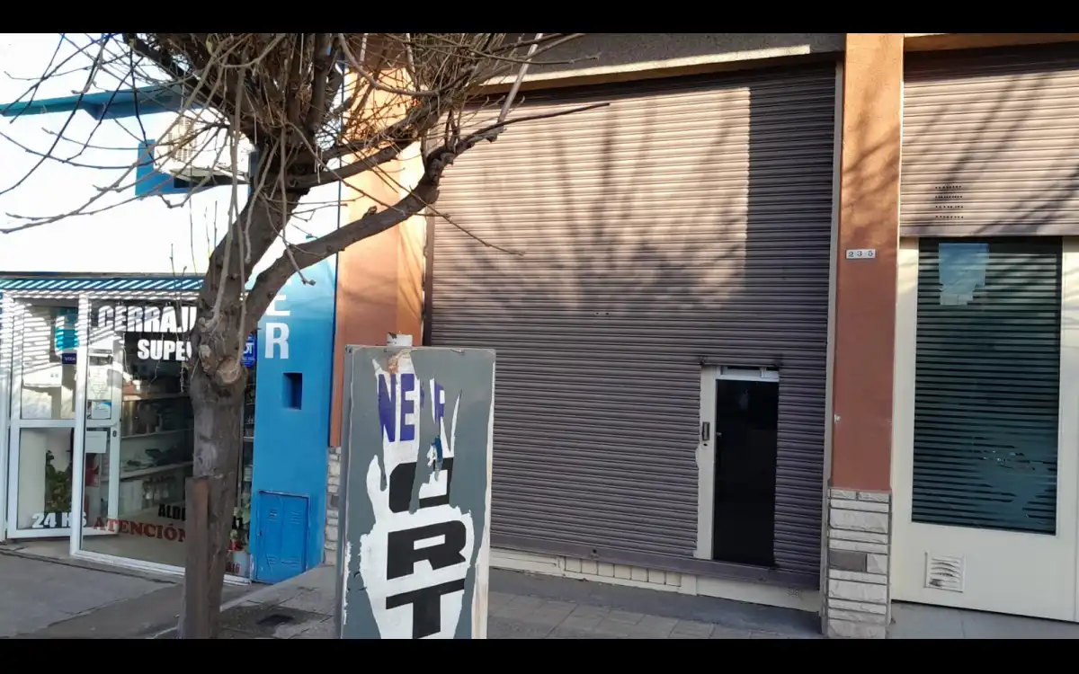 Alquilo Amplio Local Comercial En El Corazón De Neuquén De 140 M2 imagen 1