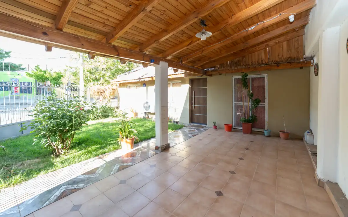 Venta Casa 3 Dormitorios Con Departamento Independiente 1 Dormitorio imagen 3