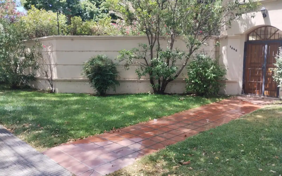 Alquiler Casa Estilo Colonial Nivel Gerencial Villa Dolores Neuquén