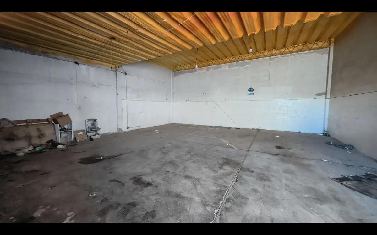 Alquiler Galpón 100 M2 Con Casa Y Estacionamiento En Neuquén Capital imagen 1